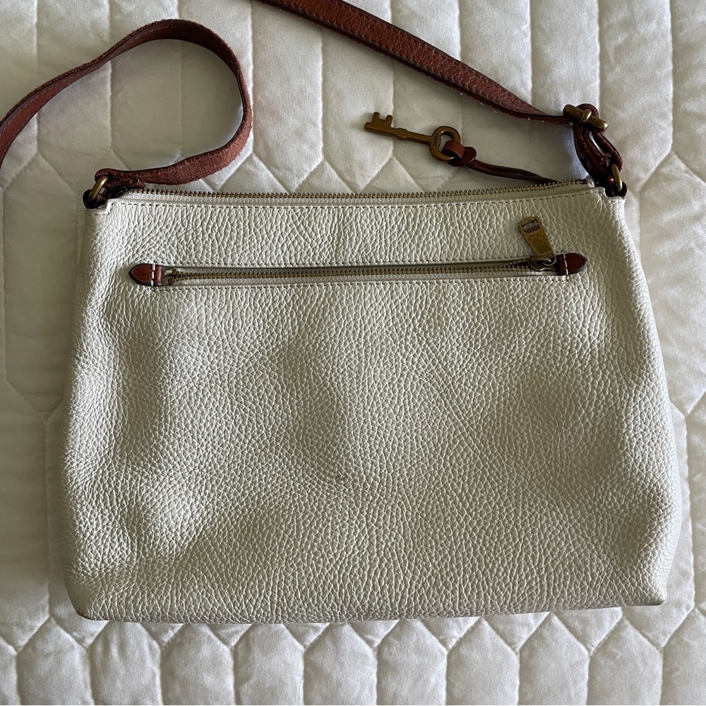 Fossil Genuine Leather Crossbody Bag​ - Picture 2 of 9